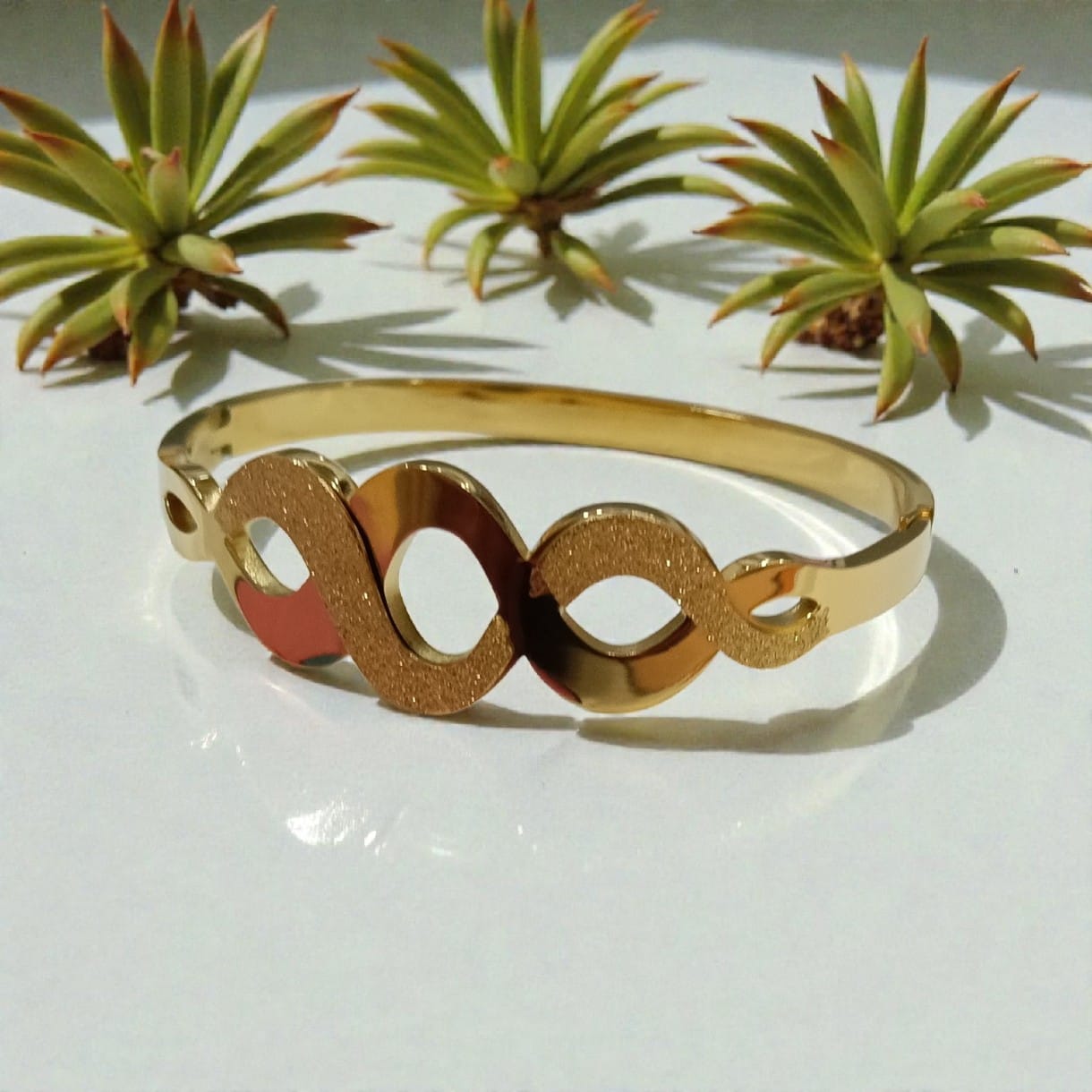 Infinity Design Bangle Bracelet - Anti-Tarnish